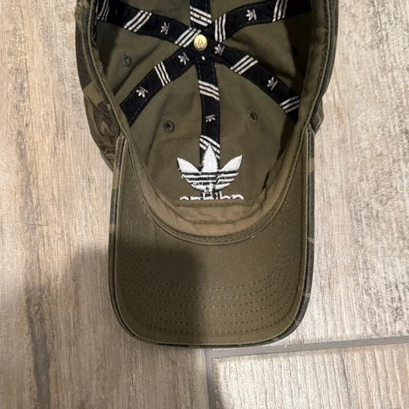 Adidas Green Camouflage Cap with Logo and rhinestones | adjustable - Picture 4 of 7